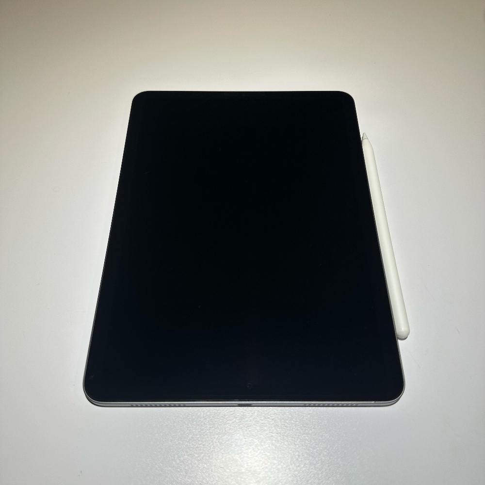iPad Air 5th Generation (M1) 64GB Space Grey + Apple Pencil 2